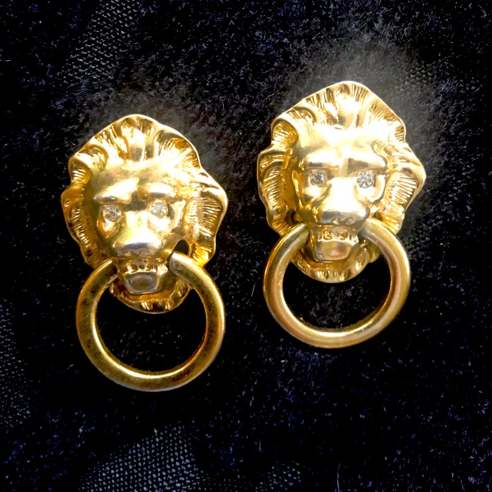 Lion earrings with cubic zirconias eyes